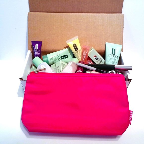 I Love CLINIQUE Skincare and Makeup Bundle ~ 40+ Products ~ BRAND NEW - Picture 2 of 4